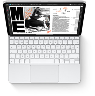 Vista desde arriba del iPad Pro con un Magic Keyboard para el iPad Pro en blanco.
