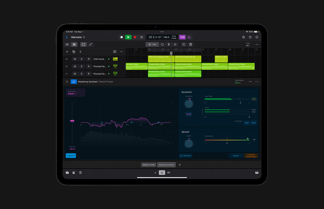 iPadのためのLogic Proで使えるMastering Assistantのユーザーインターフェイス。EQ、ダイナミクス、速度の設定がiPad Pro上に表示されている